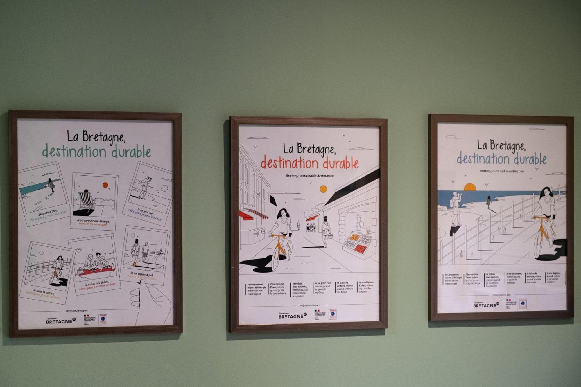 Contact Hotel Du Champ De Mars De แซงต์-บรีเออ ภายนอก รูปภาพ