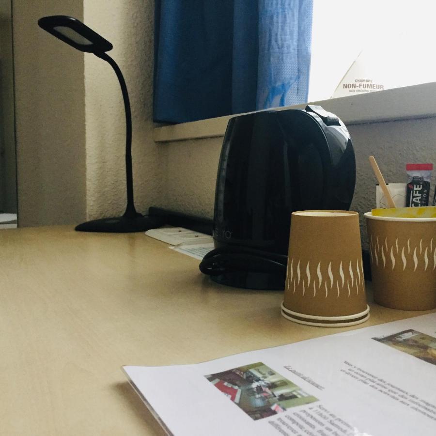 Contact Hotel Du Champ De Mars De แซงต์-บรีเออ ภายนอก รูปภาพ